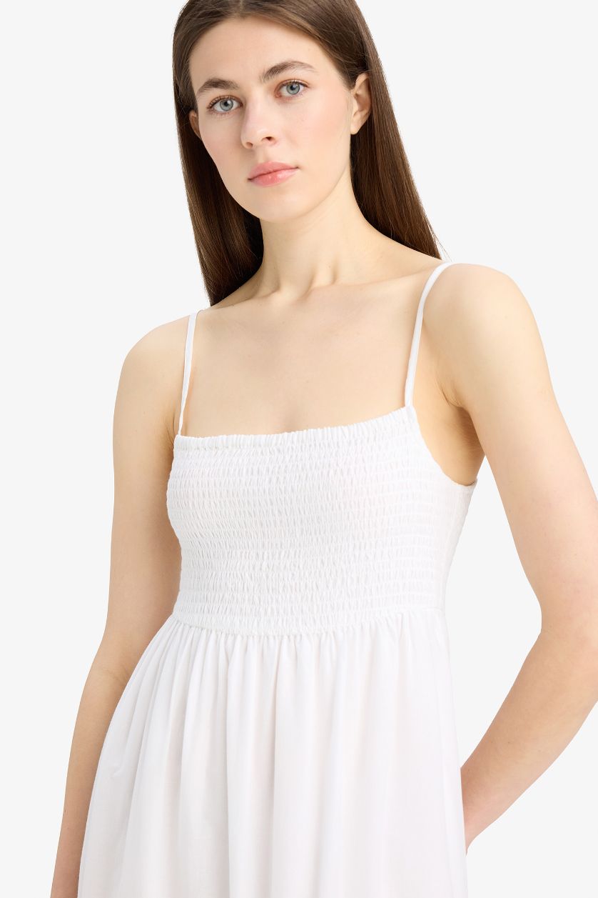 Kadın Kırık Beyaz Elastik Yaka Pamuklu Askılı Beyaz Maxi Elbise