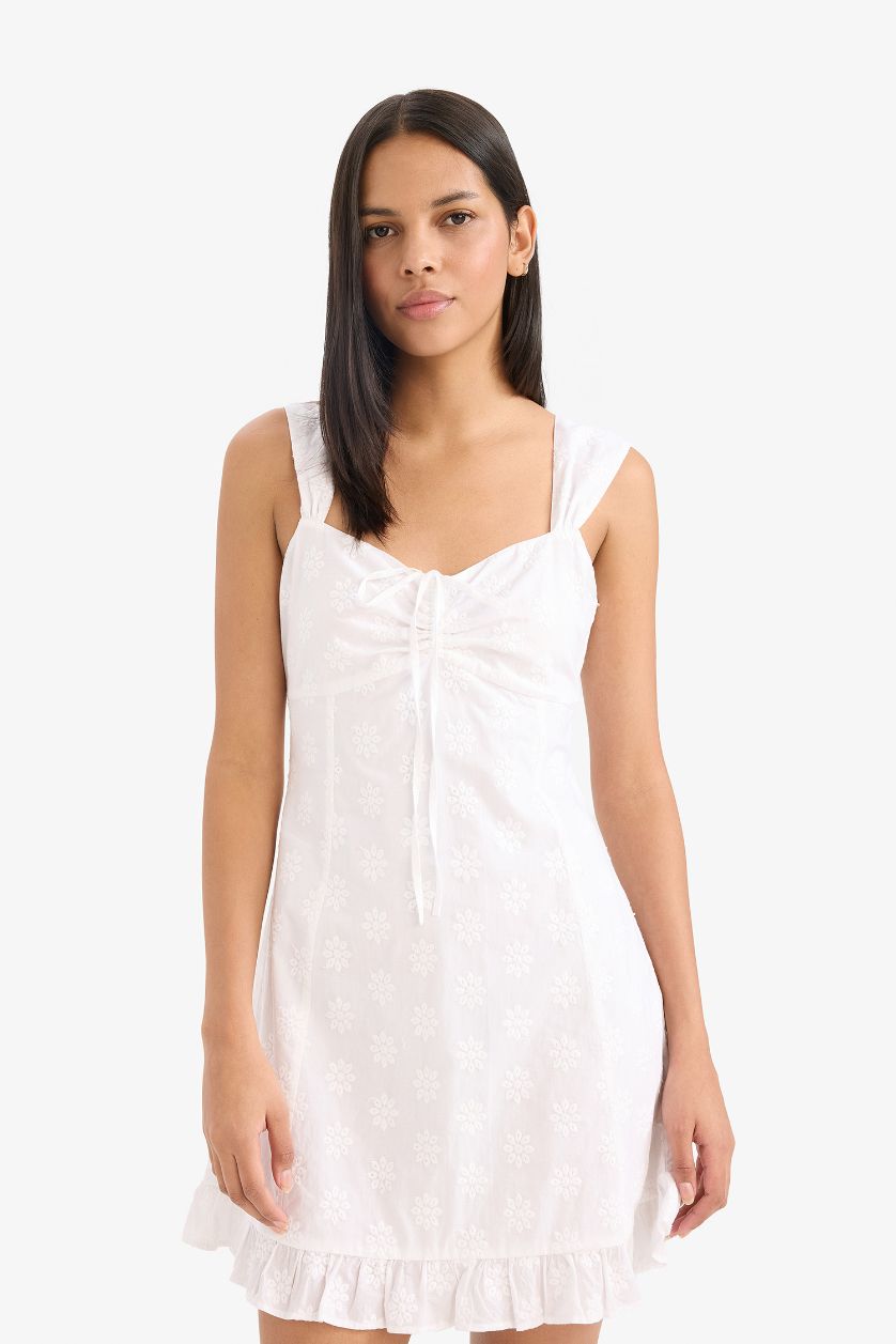 Kadın Kırık Beyaz Kalp Yaka Pamuklu Askılı Mini Elbise