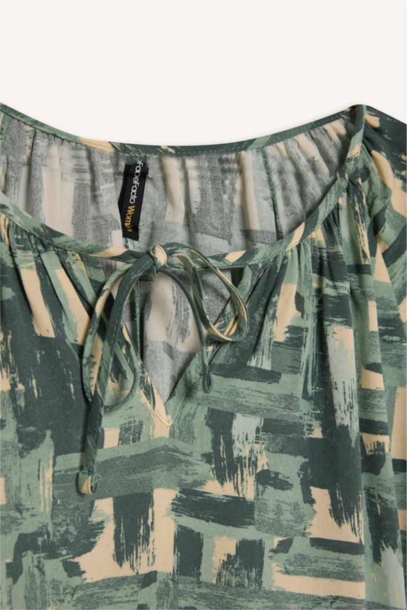 Kadın Açık Yeşil Regular Fit Büzgülü Yaka Desenli Uzun Kollu Bluz