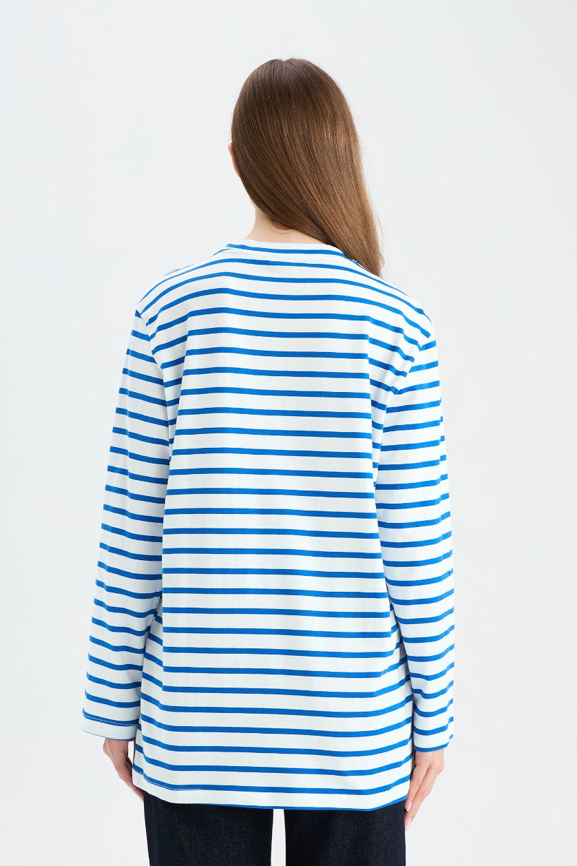 Woman Light Blue Regular Fit Crew Neck Striped T-Shirt Tunic