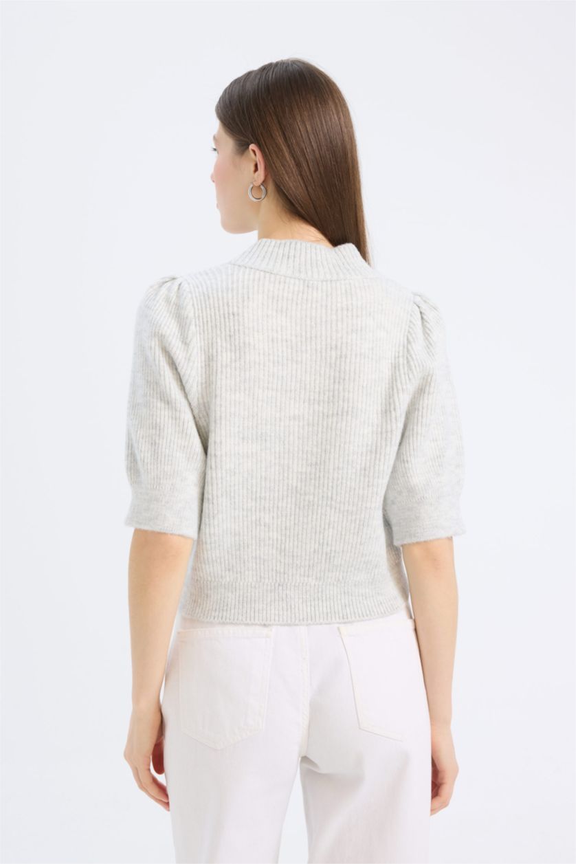 Kadın Açık Gri Fitted V Yaka Düğmeli Kısa Kollu Triko Hırka