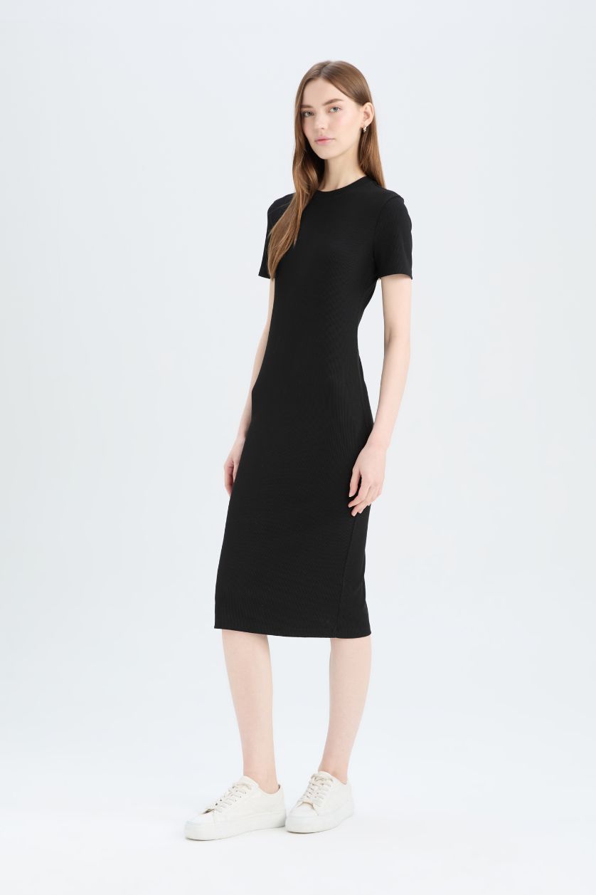 Woman Black Bodycon Crew Neck Camisole Midi Dress