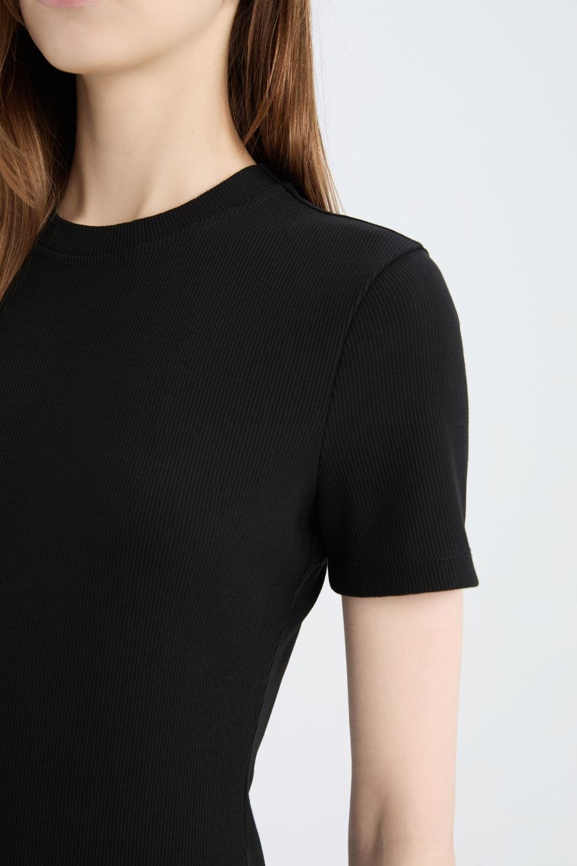 Woman Black Bodycon Crew Neck Camisole Midi Dress