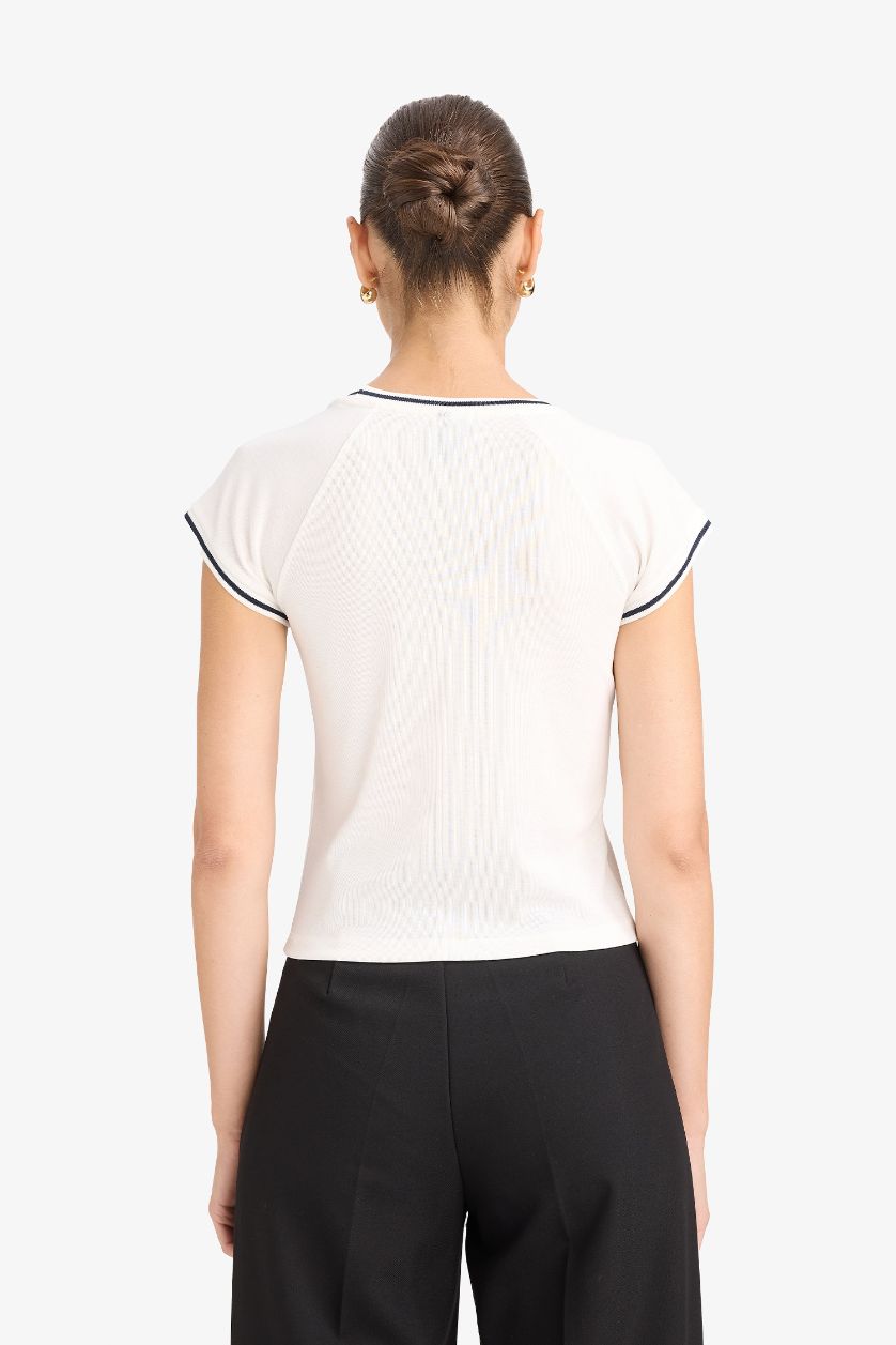 Kadın Ekru Slım Fıt Bisiklet Yaka Ribana Kısa Kollu Tişört
