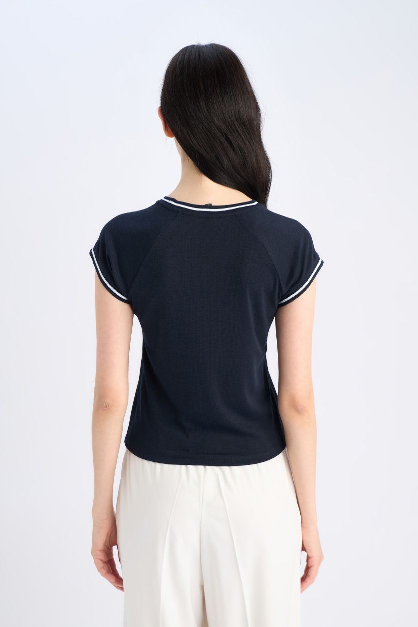 نساء كحلي تيشيرت ضيق برقبة مستديرة وأكمام قصيرة