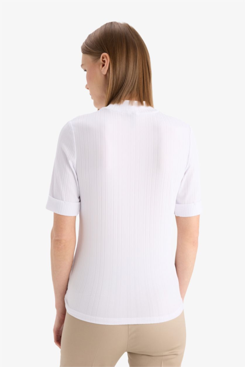 نساء بيج فاتح تيشيرت نص ردن قصة عادية مضلع بياخة عالية