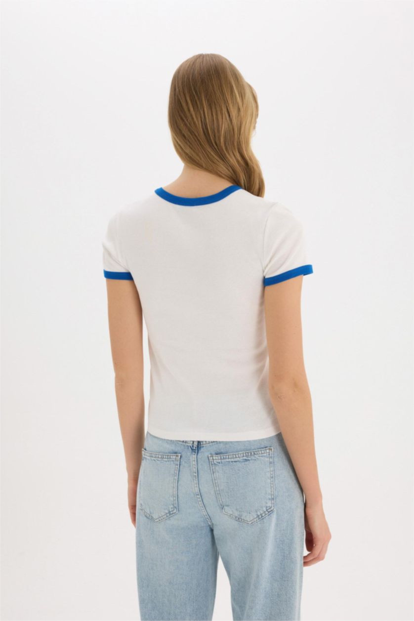 نساء اوف وايت تيشيرت نص ردن ريبانا قصة عادية