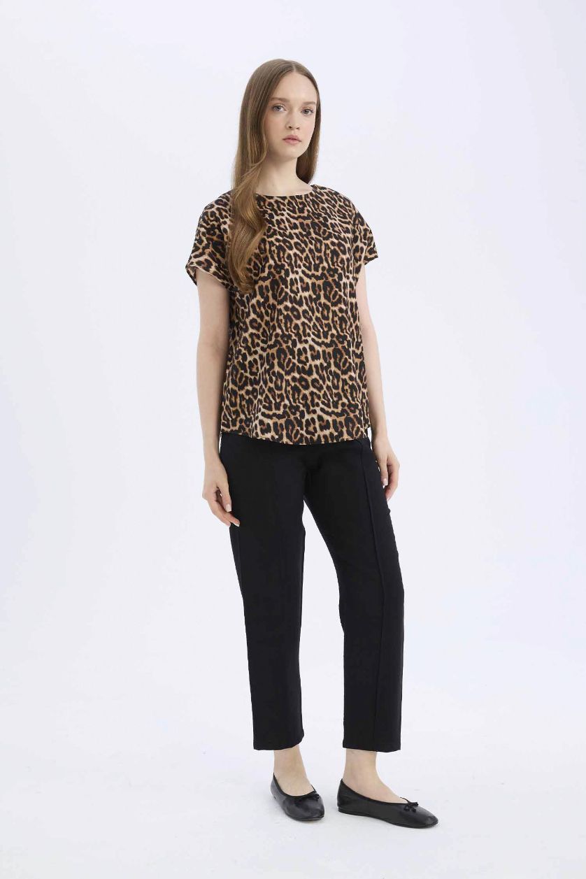 Kadın Vizon Regular Fit Leopar Desenli Bisiklet Yaka Kısa Kollu Bluz