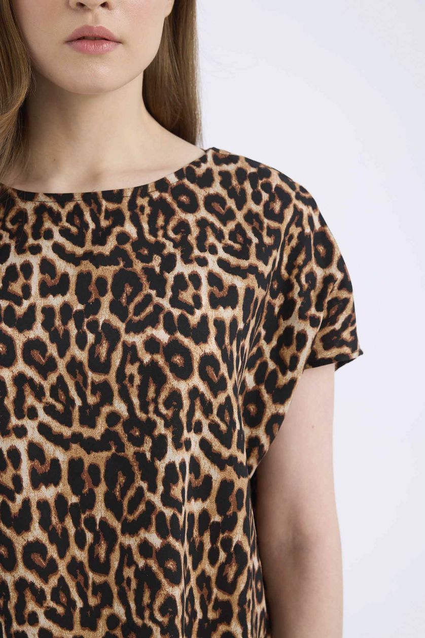 Kadın Vizon Regular Fit Leopar Desenli Bisiklet Yaka Kısa Kollu Bluz