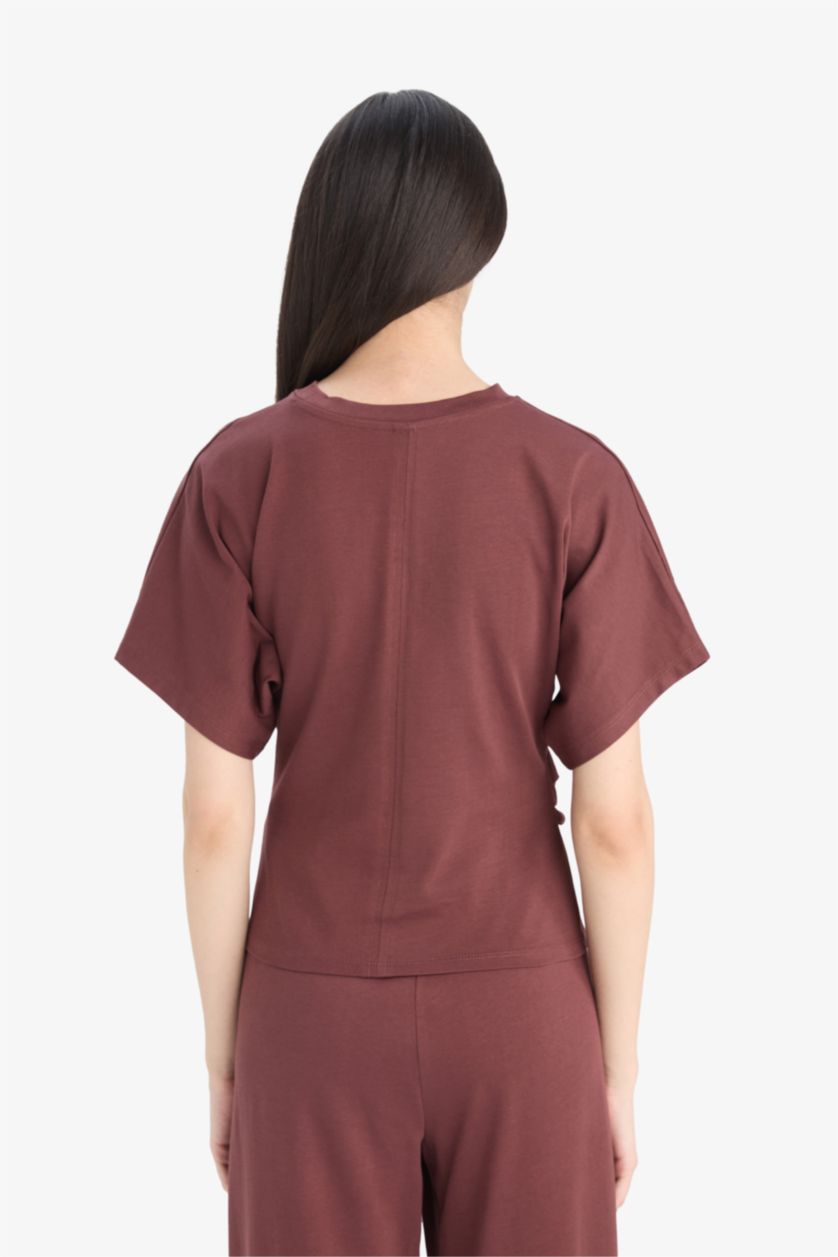 حريمي خمري تيشيرت بريميوم نص كم بياقة ضيقة برقبة كرو