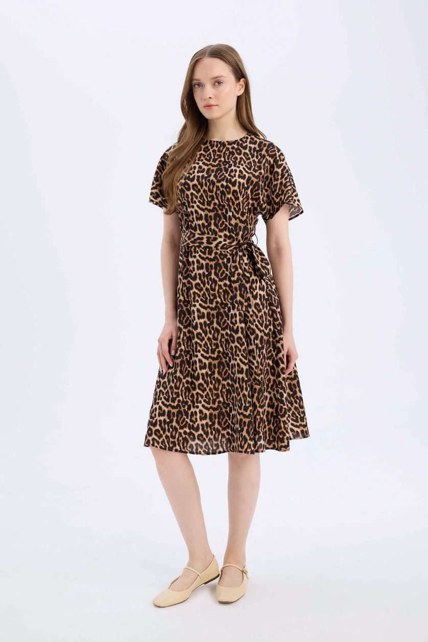 Woman Vison Regular Fit Crew Neck Leopard Midi Dress