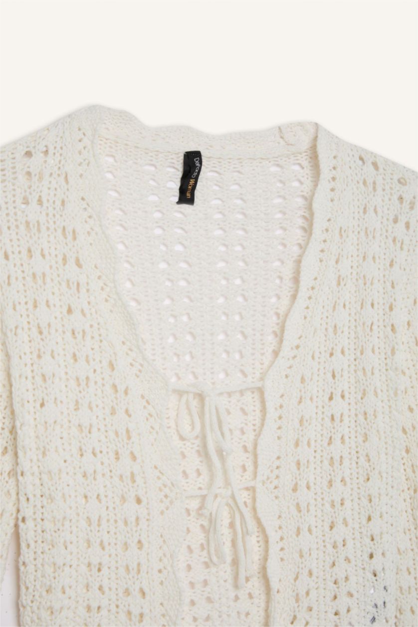 Kadın Ekru Regular Fit V Yaka Bağlamalı Kroşe Triko Hırka