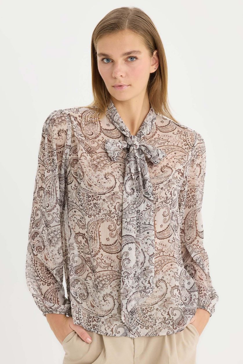Kadın Bej Regular Fıt Fiyonk Yaka Şal Desenli Şifon Uzun Kollu Gömlek