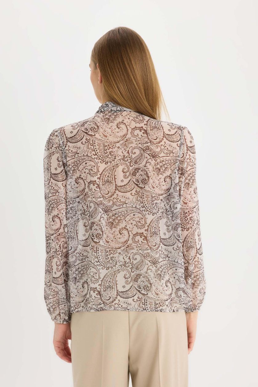 Kadın Bej Regular Fıt Fiyonk Yaka Şal Desenli Şifon Uzun Kollu Gömlek
