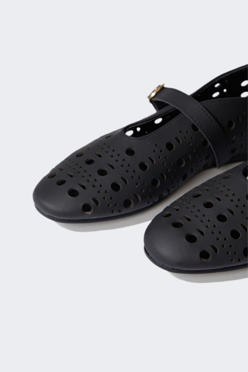 Woman Black Woman Single Strap Ballerina Flat Shoes