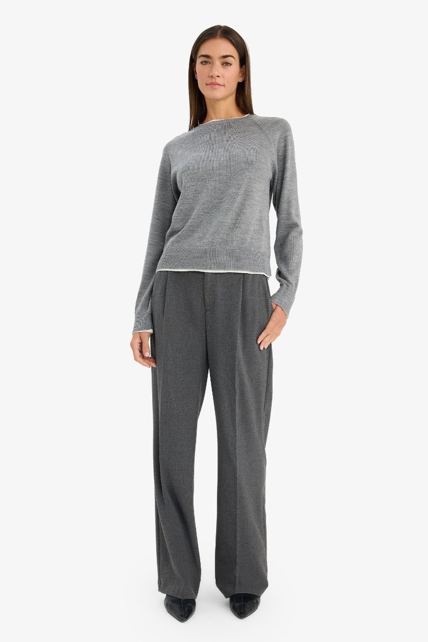Woman Grey Straight Fit Zippered High Waist Trousers