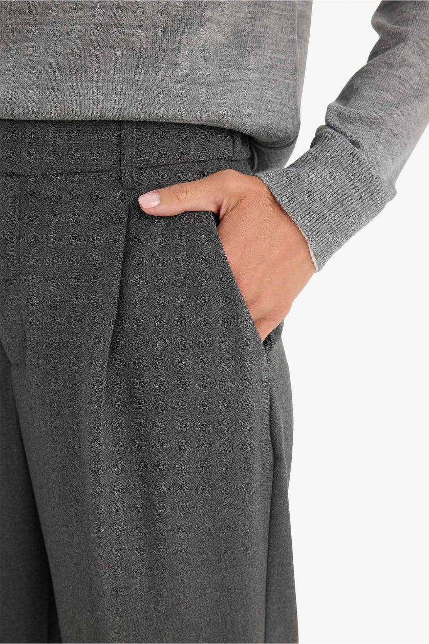 Woman Grey Straight Fit Zippered High Waist Trousers