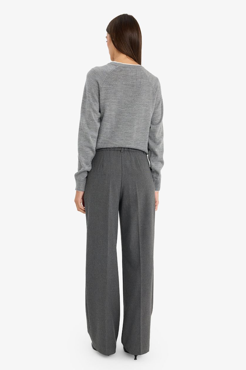 Woman Grey Straight Fit Zippered High Waist Trousers