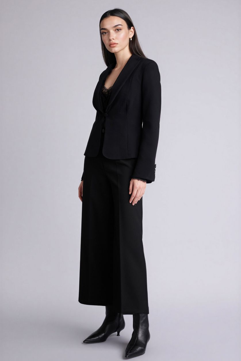 Woman Black Culotte Fit Regular Hem Trousers