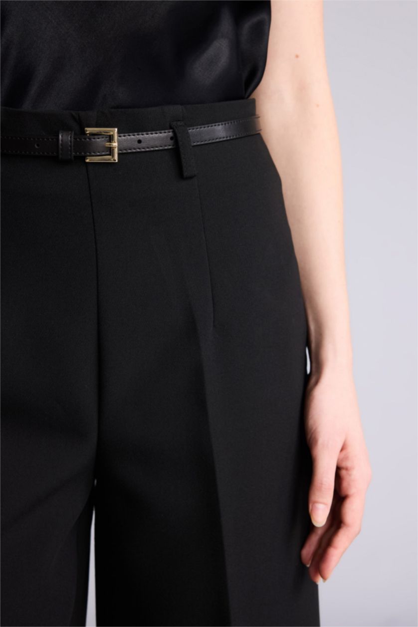Woman Black Culotte Fit Regular Hem Trousers