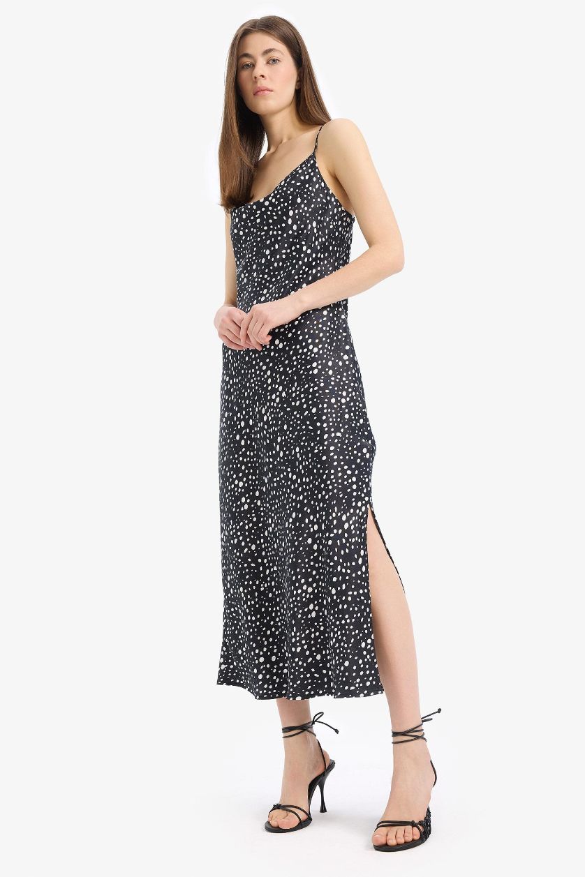 Kadın Siyah Puantiyeli Saten Askılı Yırtmaçlı Midi Elbise