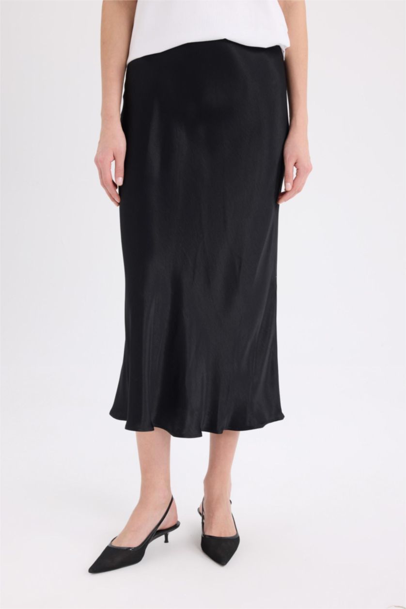 Kadın Siyah A Kesim Yüksek Bel Saten Midi Etek