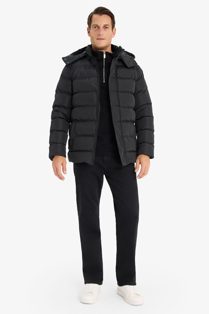 Man Black Regular Fit Hooded Zippered Snap Closure Puffer Jacket