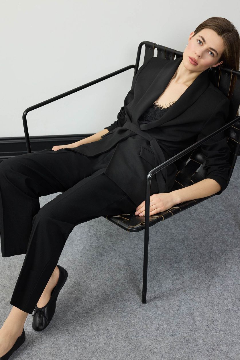 Kadın Siyah Regular Fit Kuşaklı Basic Düz Blazer Ceket