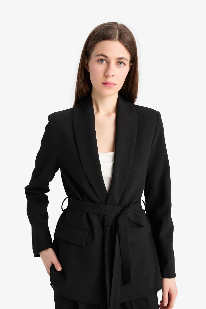 Kadın Siyah Regular Fit Kuşaklı Basic Düz Blazer Ceket