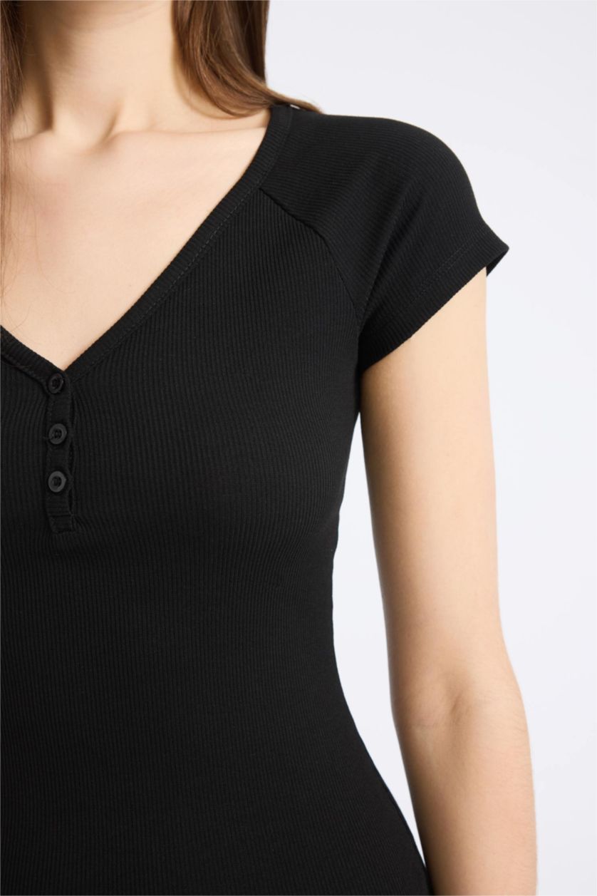 نساء أسود فستان ميدي ضيق نص كم مضلع برقبة V