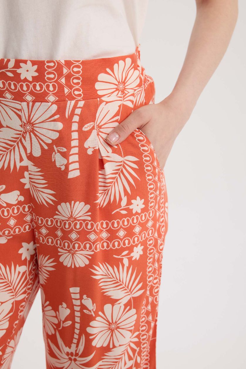 Kadın Turuncu Regular Fit Cep Detaylı Desenli Geniş Bol Paça Pantolon