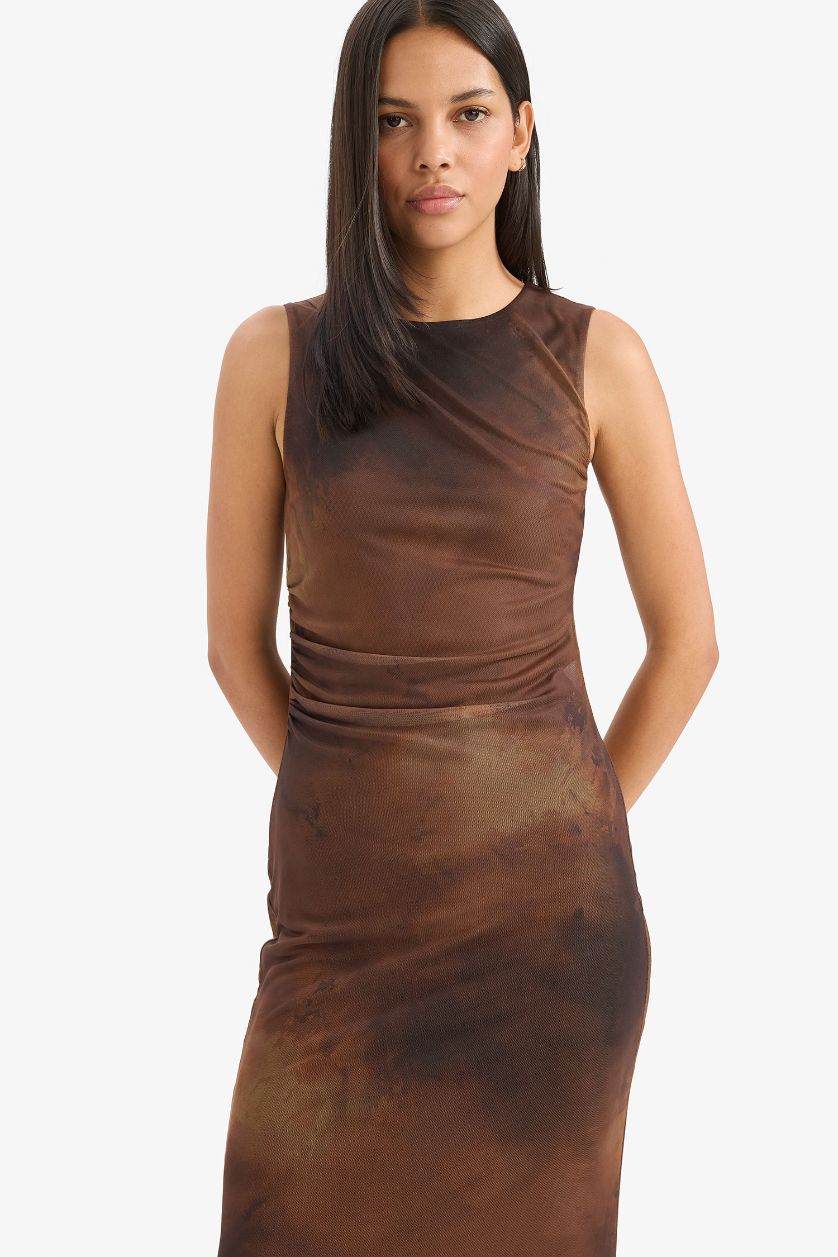 Kadın Koyu Kahve Bodycon Vücudu Saran Bisiklet Yaka Desenli Tül Kolsuz Midi Elbise