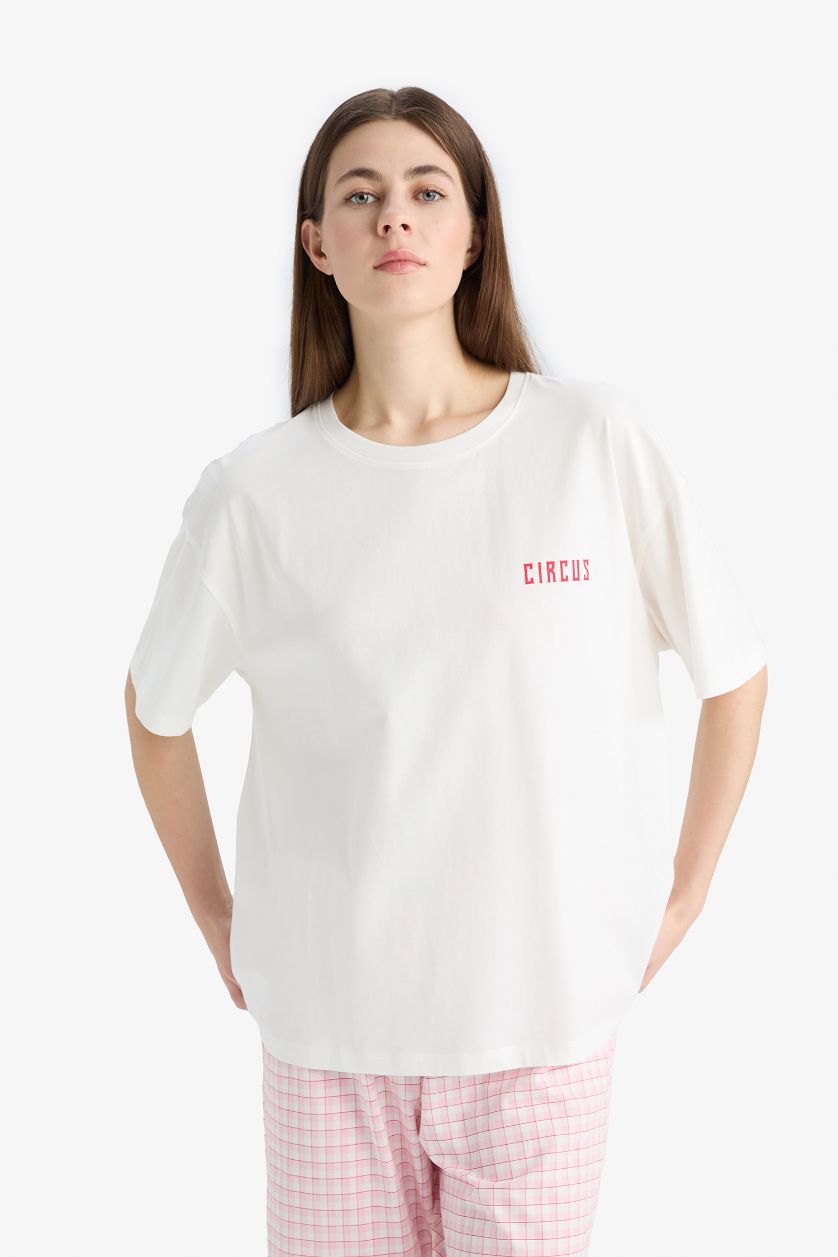 حريمي زهري فاتح طقم بيجاما قصة عادية من Fall in Love - قطعتين