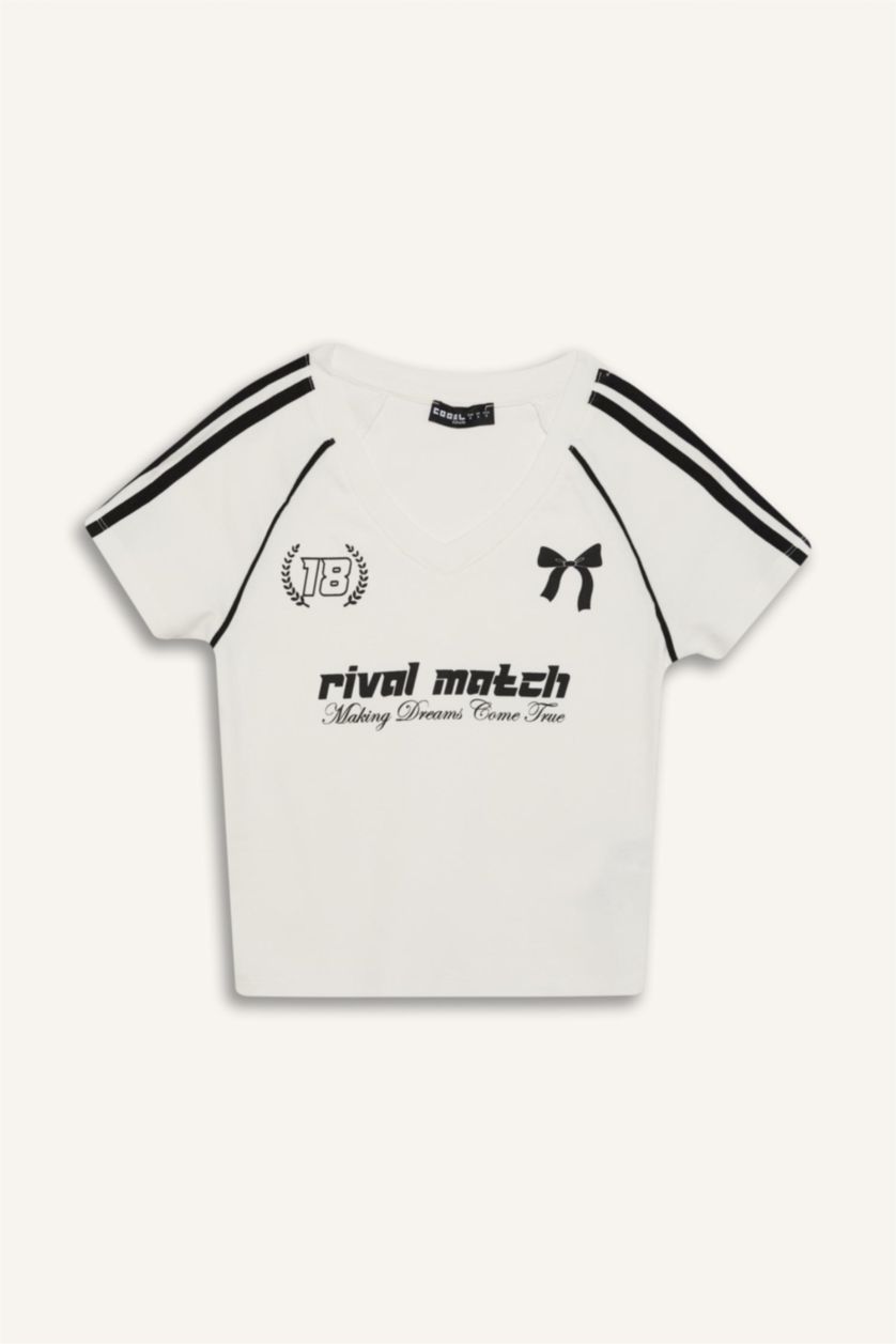 نساء اوف وايت تيشيرت نص كم سليم مطبوع برقبة V