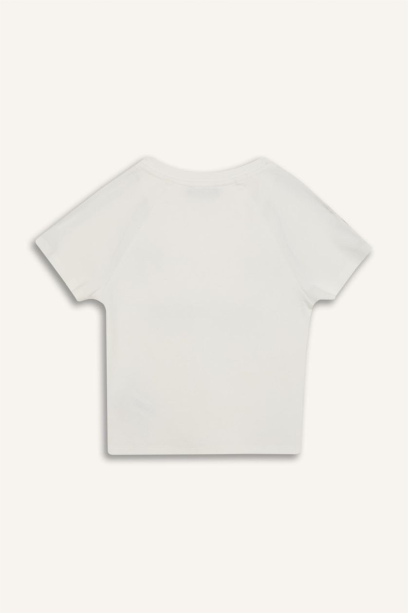 نساء اوف وايت تيشيرت نص كم سليم مطبوع برقبة V