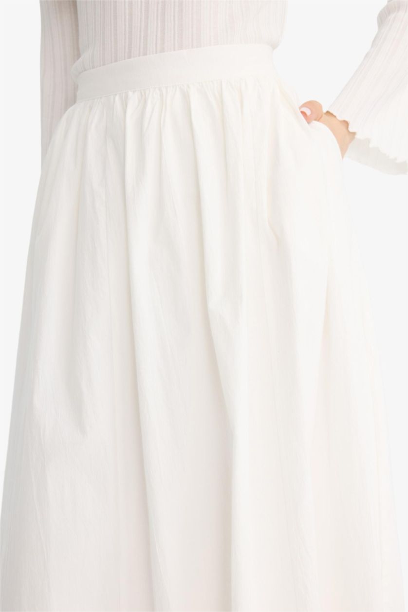 نساء اوف وايت A Cut Maxi