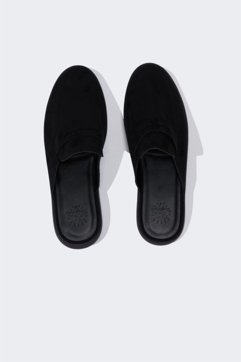 WOMAN Black Woman Flat Sole Slipper