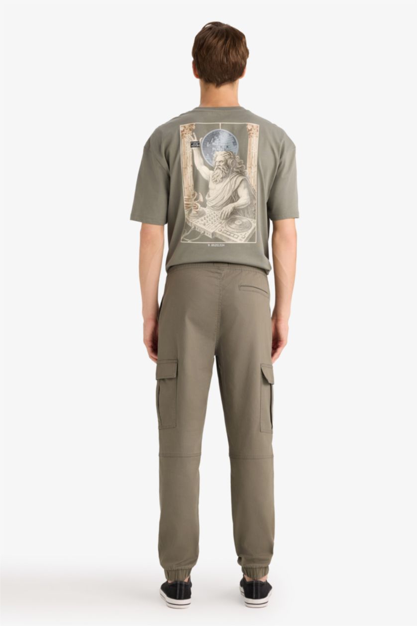 Мужчины Хаки Брюки джоггер из габардина с карго-карманами и эластичным поясом