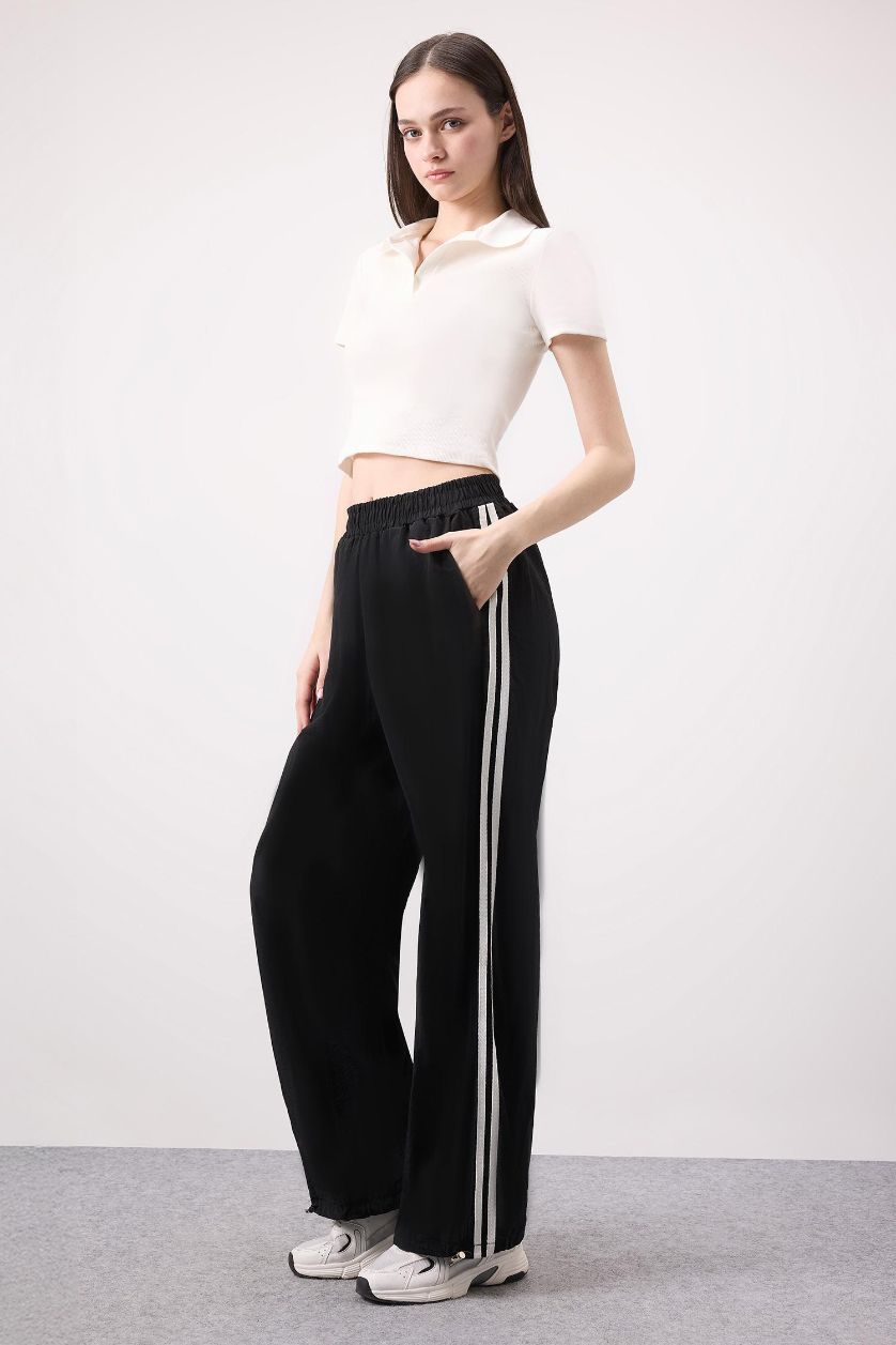 WOMAN Black Normal Waist Parachute Trousers