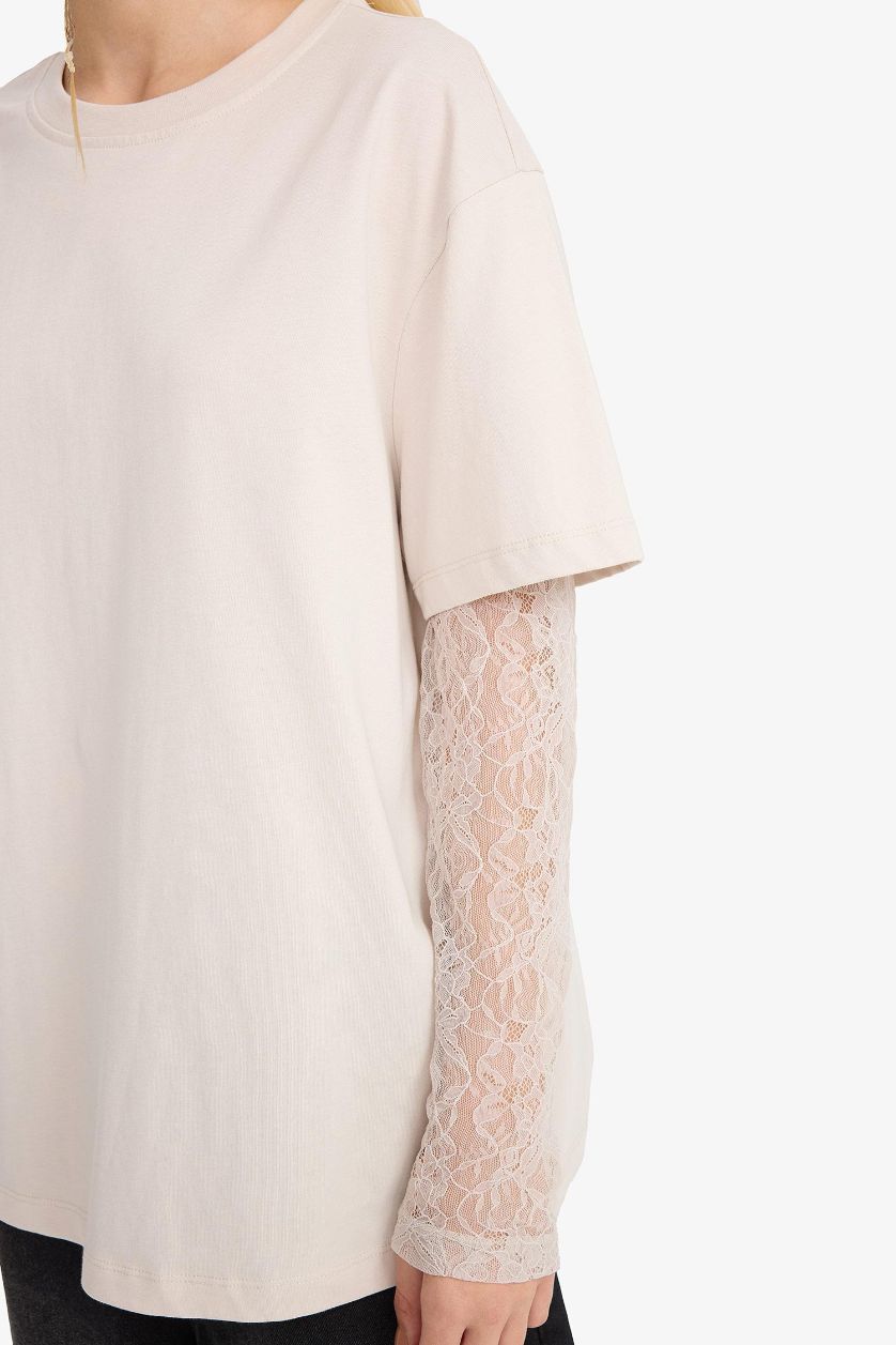 Kadın Bej Oversize Geniş Kalıp Bisiklet Yaka Dantel Detaylı Uzun Kollu Tişört