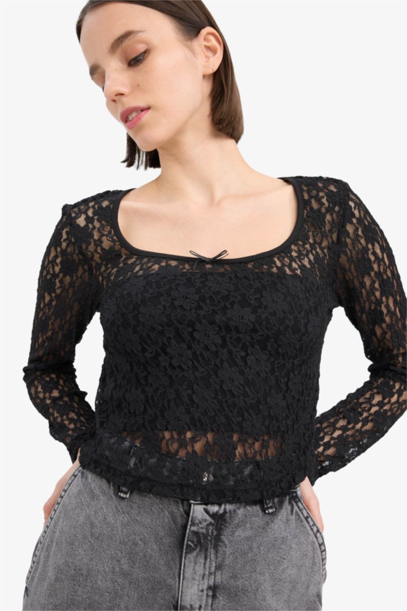 Woman Black Round Neck Fitted Lace Long Sleeve Blouse