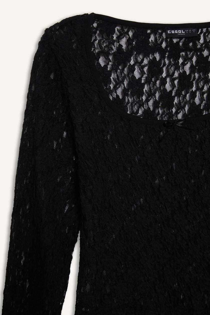 Woman Black Round Neck Fitted Lace Long Sleeve Blouse
