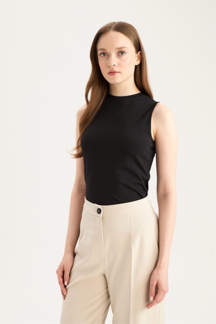 Kadın Siyah Regular Fit Bisiklet Yaka Basic Düz Kolsuz Atlet