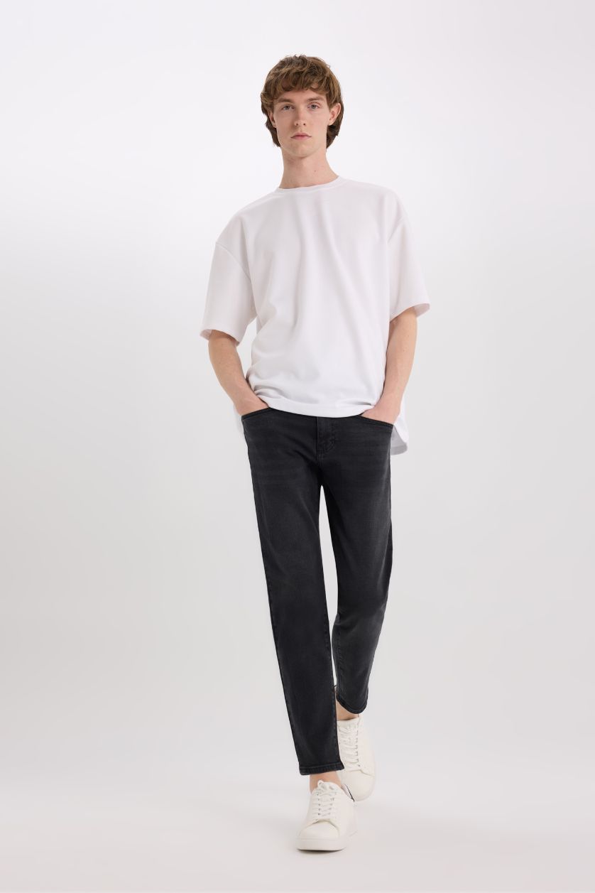 Erkek Siyah Slim Tapered Fit Dar Kalıp Normal Bel Daralan Paça Jean Pantolon