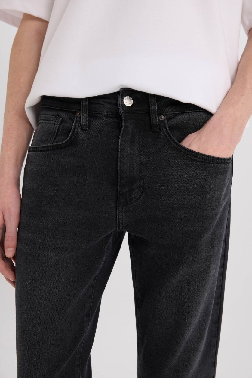 Erkek Siyah Slim Tapered Fit Dar Kalıp Normal Bel Daralan Paça Jean Pantolon