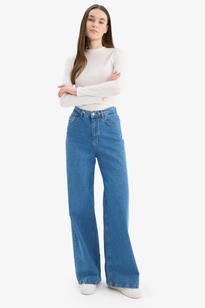 Woman Ecru Camisole Half Turtleneck Long Sleeve Tunic