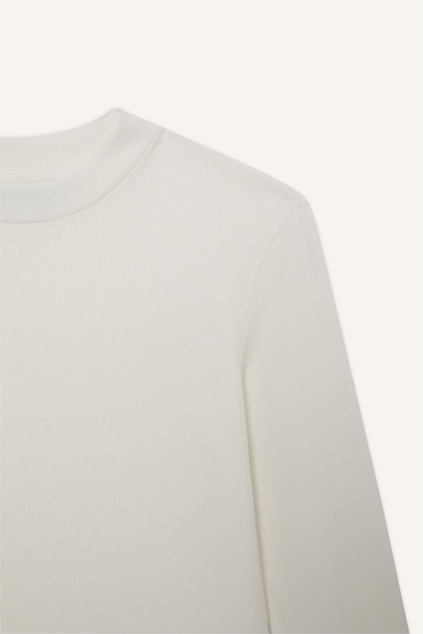 Woman Ecru Camisole Half Turtleneck Long Sleeve Tunic