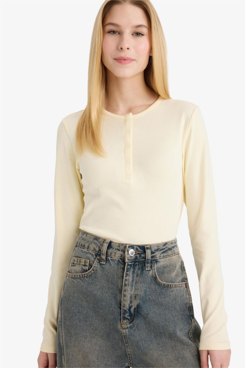 نساء حجري فاتح تيشيرت مضلع سليم فيت كم طويل بأزرار