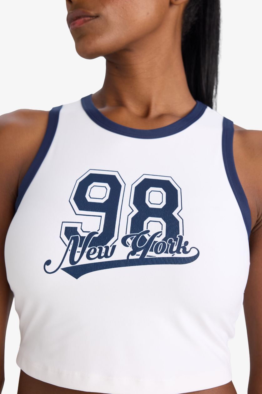 Kadın Beyaz Crop Baskılı Bisiklet Yaka Sporcu Atlet