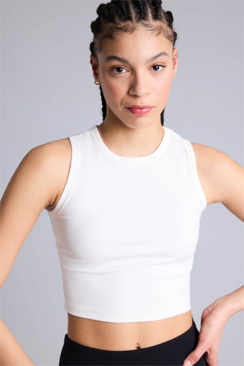 نساء بيج فاتح فانيلة كروب توب بياقة مستديرة بدون كم